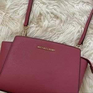 Michael kors crossbody